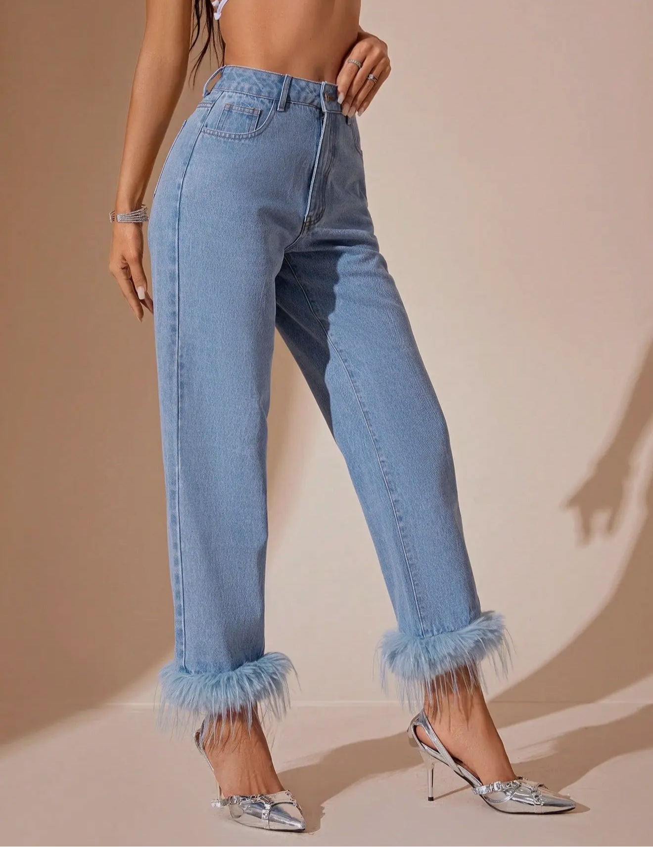 Furry Stitching
Straight All Matching Jeans