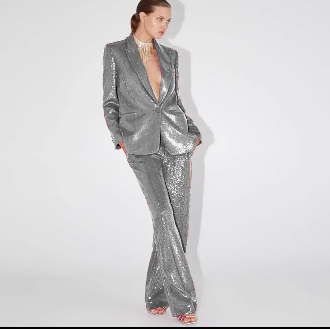 Luxurious sequined set