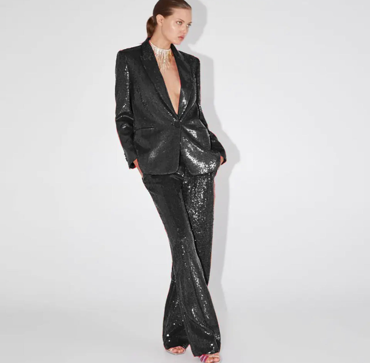 Luxurious sequined set