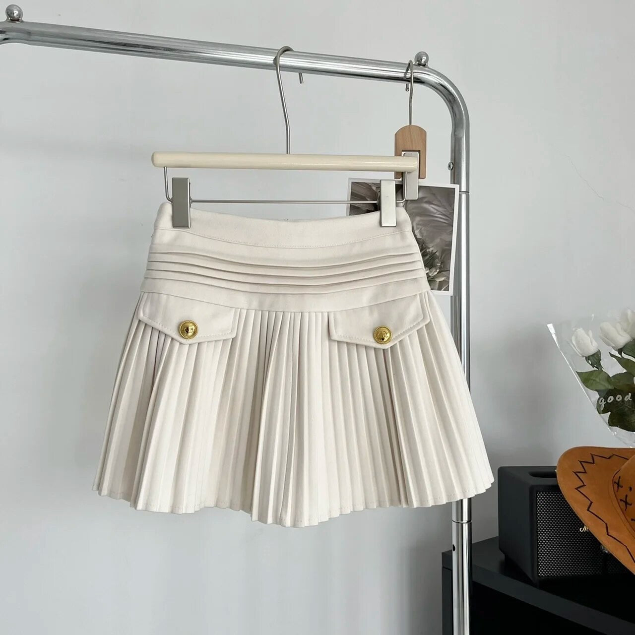 New Fashion Pleated Mini Skirt Women Vintage Woolen Solid A-line High Waist Skirt Autumn
