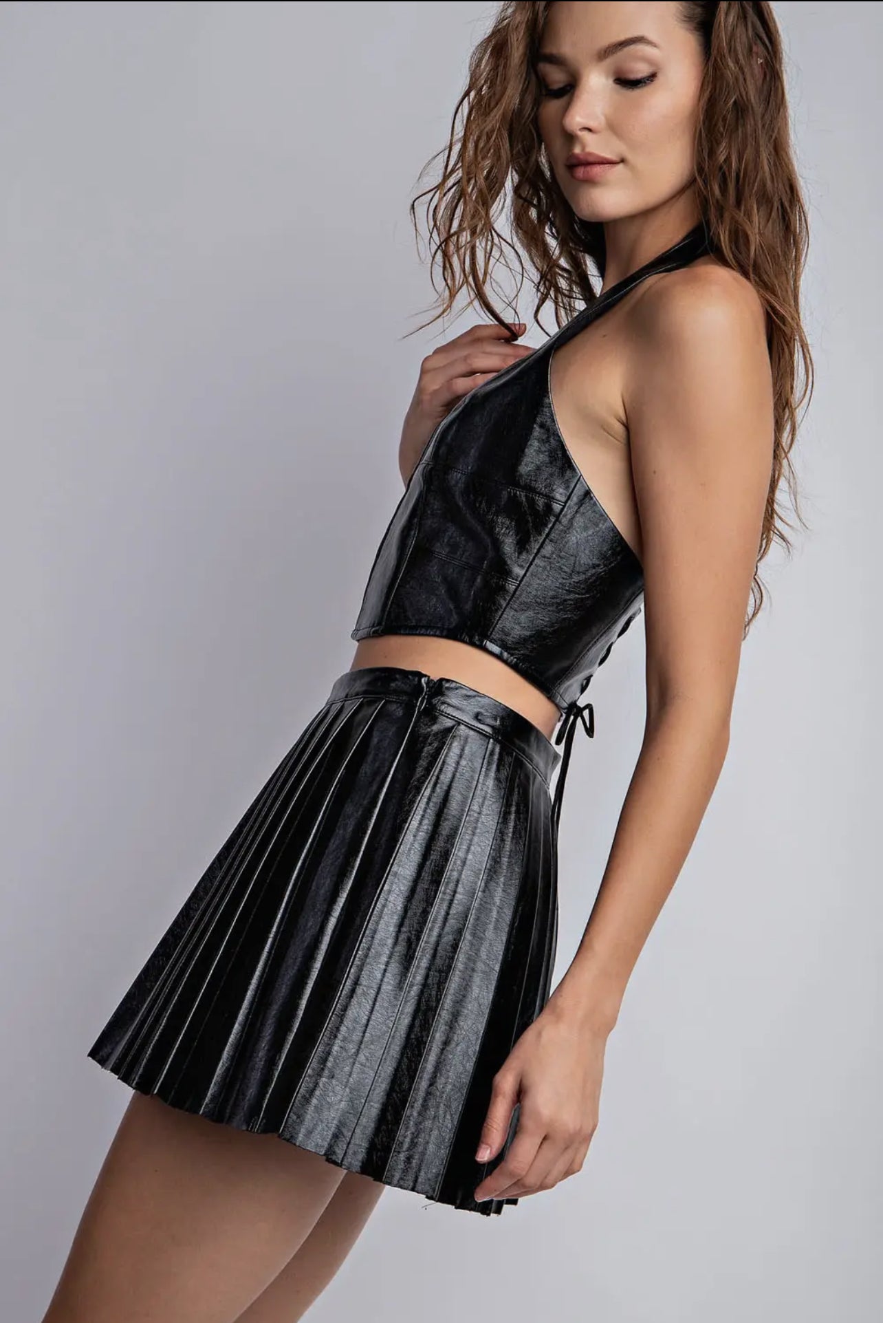 Pleating mini skirt &halter top