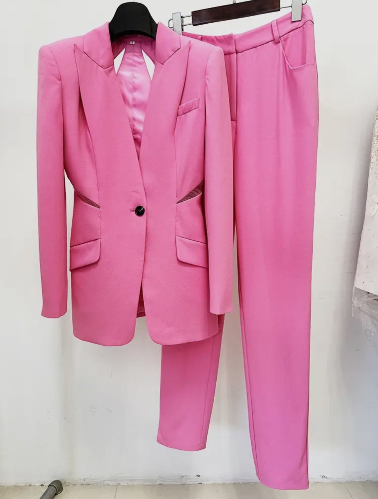 Chic Pink Mesh-Stitch Slim
Suit Set